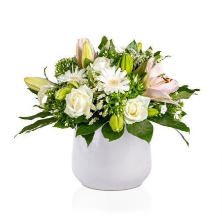 סידור ורוד לבן בכלי